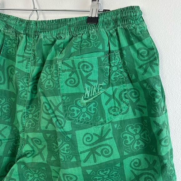 Vintage Nike Tribal Shorts Large